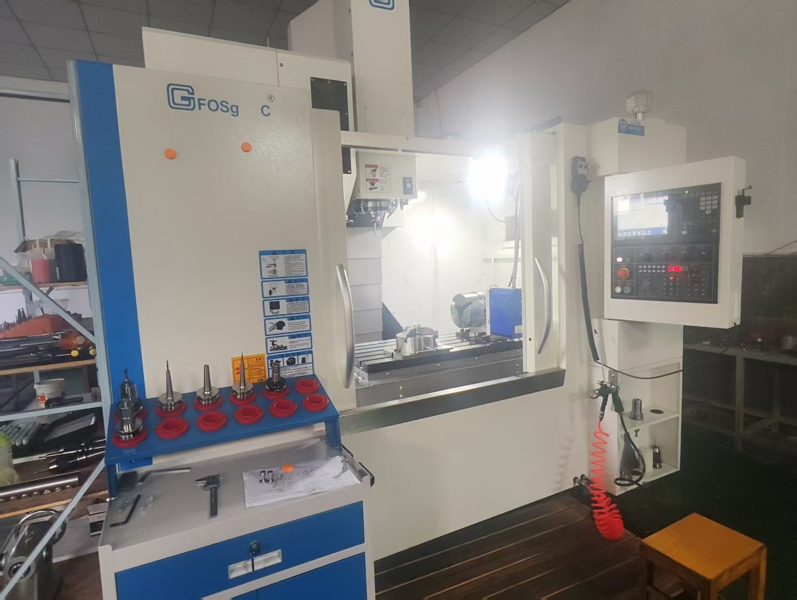 LCFET 850 CNC machining center